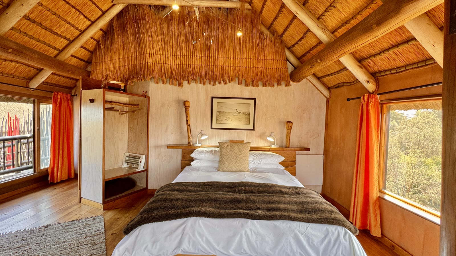 Family Bungalow double bedroom beneath the thatched roof